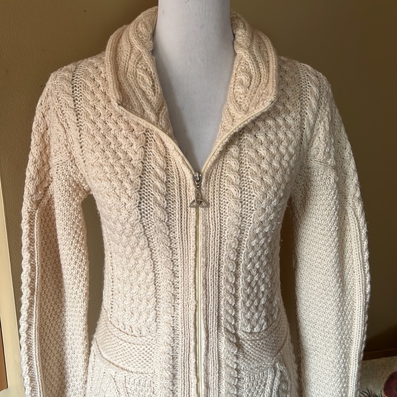 ARAN MOR IRELAND Size Small Long Fisherman Sweater Ecru Cableknit Zip Front - Picture 9 of 16